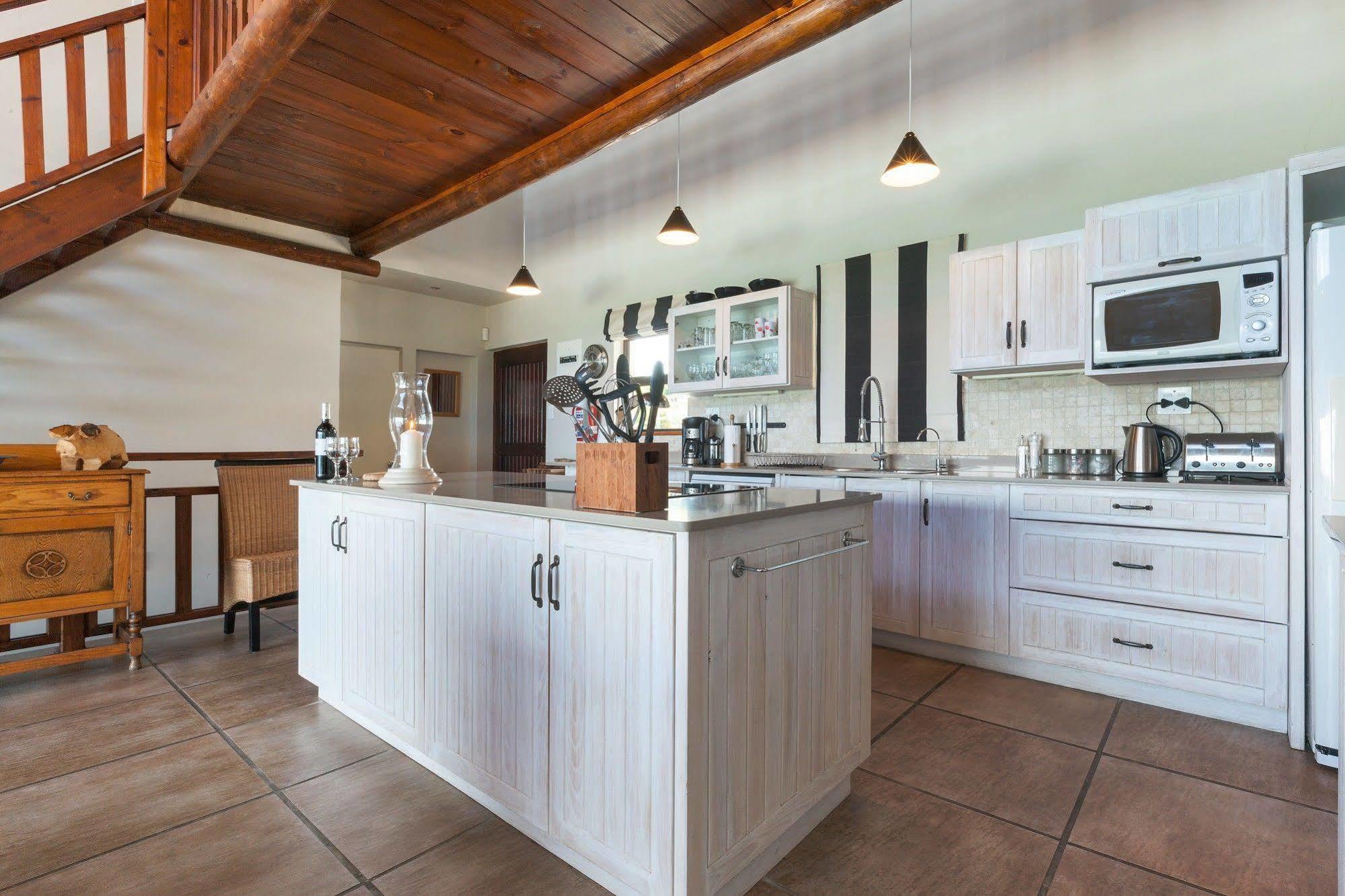Whale Huys Luxury Oceanfront Eco Villa Gansbaai Exterior foto