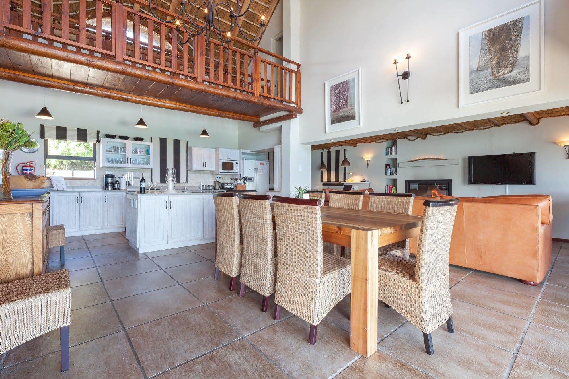 Whale Huys Luxury Oceanfront Eco Villa Gansbaai Exterior foto